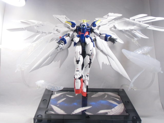 RG 144 ウイングガンダムゼロ EW用 拡張エフェクトユニット “セラフィムフェザー”(プレミアムバンダイ限定)